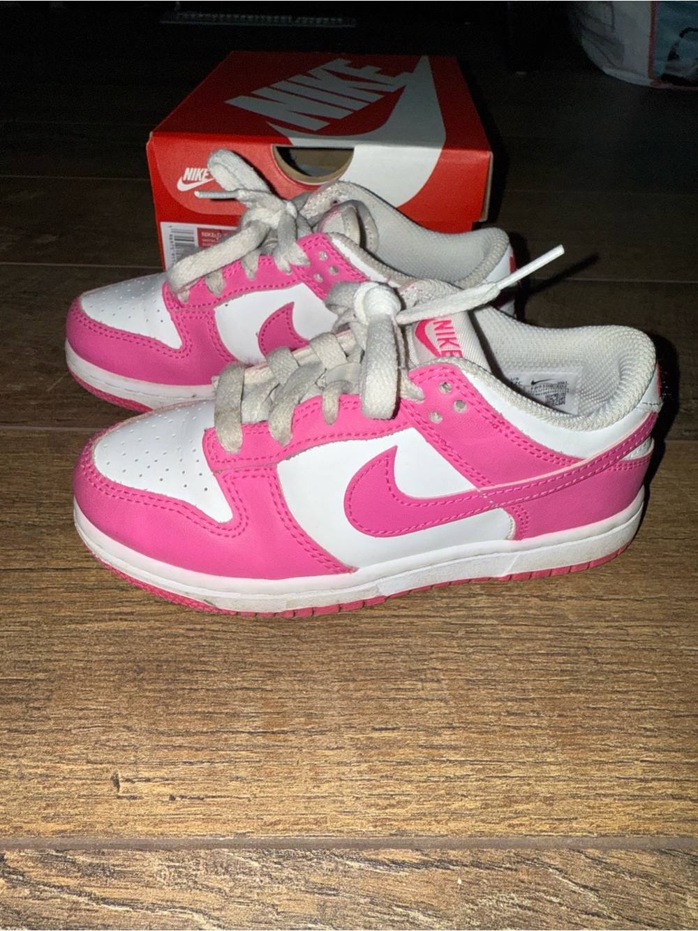Nike Kids White and Hot Pink Low-Top Sneakers